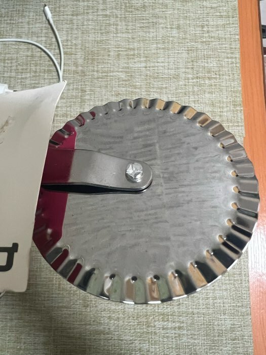 Фотография покупателя товара Нож для пиццы и теста Доляна «Классик», 18,5 см, ребристый, цвет бежевый