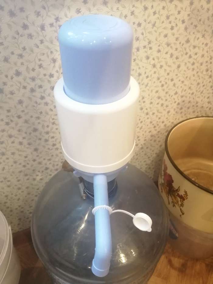 Фотография покупателя товара Помпа для воды Luazon Norma, механическая, большая, под бутыль от 11 до 19 л, голубая