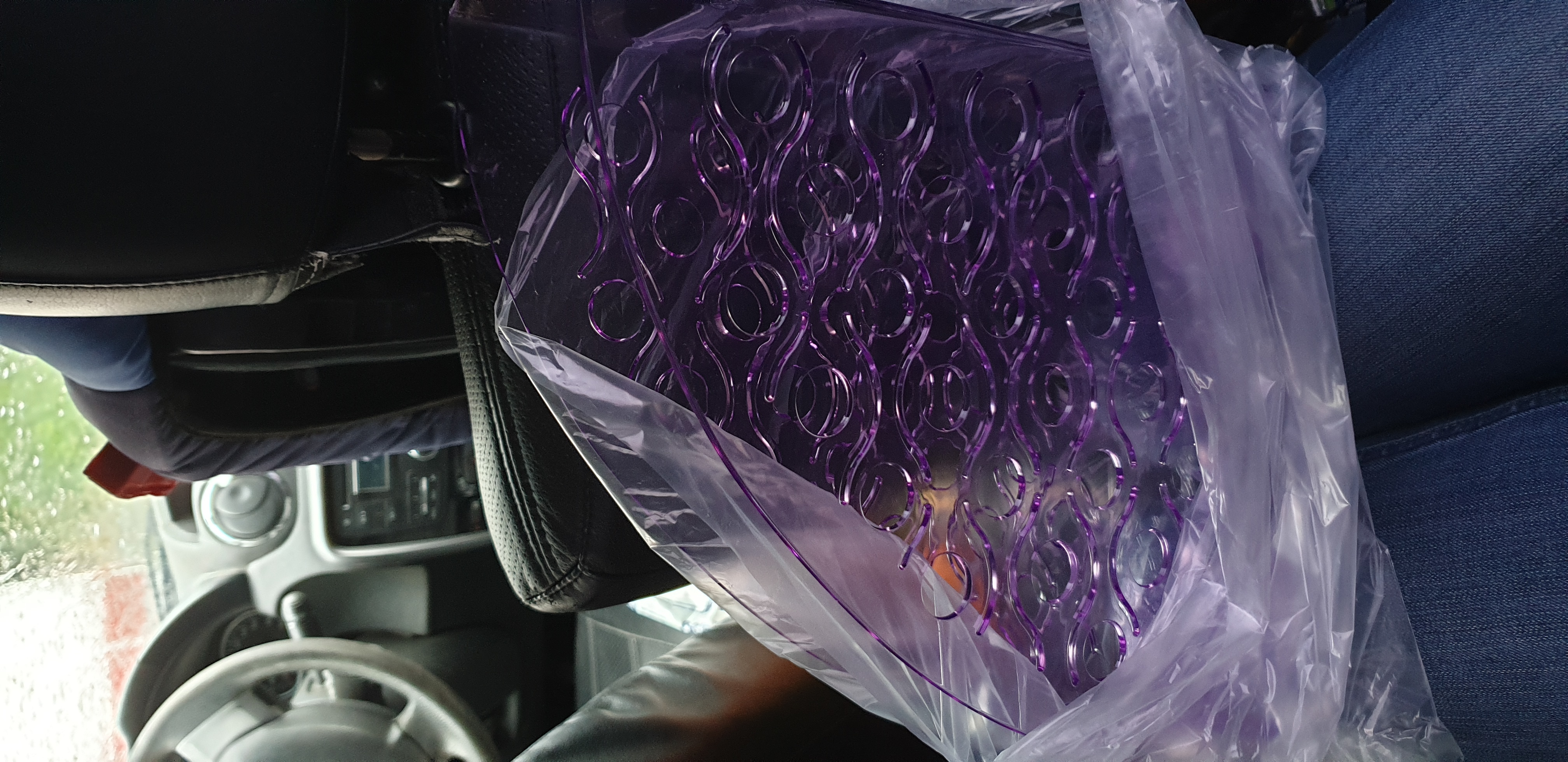 Фотография покупателя товара Лоток для бумаг, вертикальный, "Вега", тонированный фиолетовый Слива - Фото 1