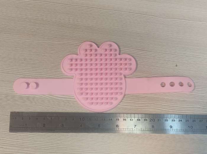 Фотография покупателя товара Щётка-наладонник "Лапа", 10,5 см, розовая