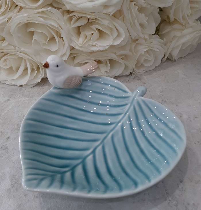 Фотография покупателя товара Блюдо керамическое «Птичка на листочке», 15,5×15,5 см, цвет голубой - Фото 6