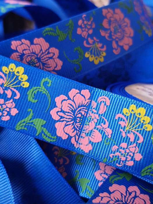 Фотография покупателя товара Лента репсовая «Цветы», 25 мм, 23 ± 1 м, цвет синий №040 - Фото 3