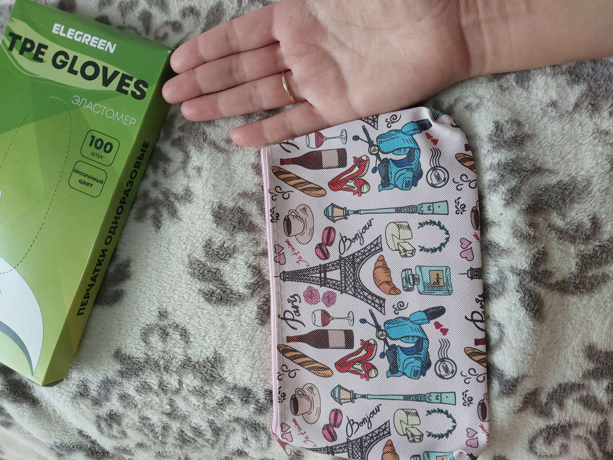 Фотография покупателя товара Косметичка-пенал на молнии, плоская, маленькая, с принтом, белая - Фото 1