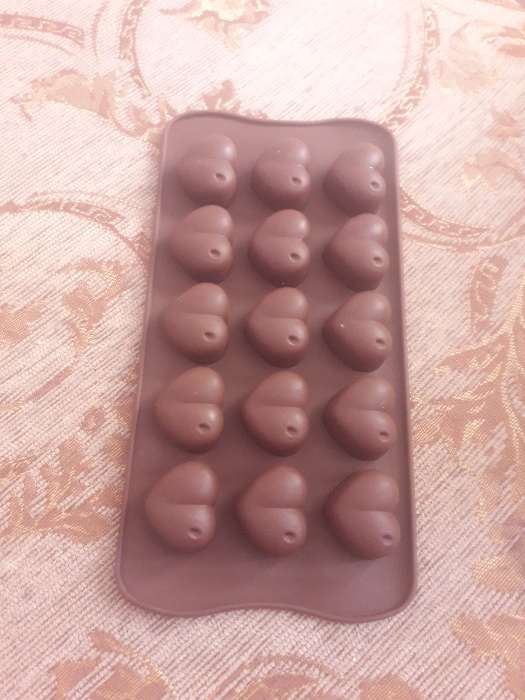 Фотография покупателя товара Форма для шоколада Доляна «Сердечки», силикон, 20,5×10 см, 15 ячеек (3×2,6 см), цвет МИКС - Фото 21