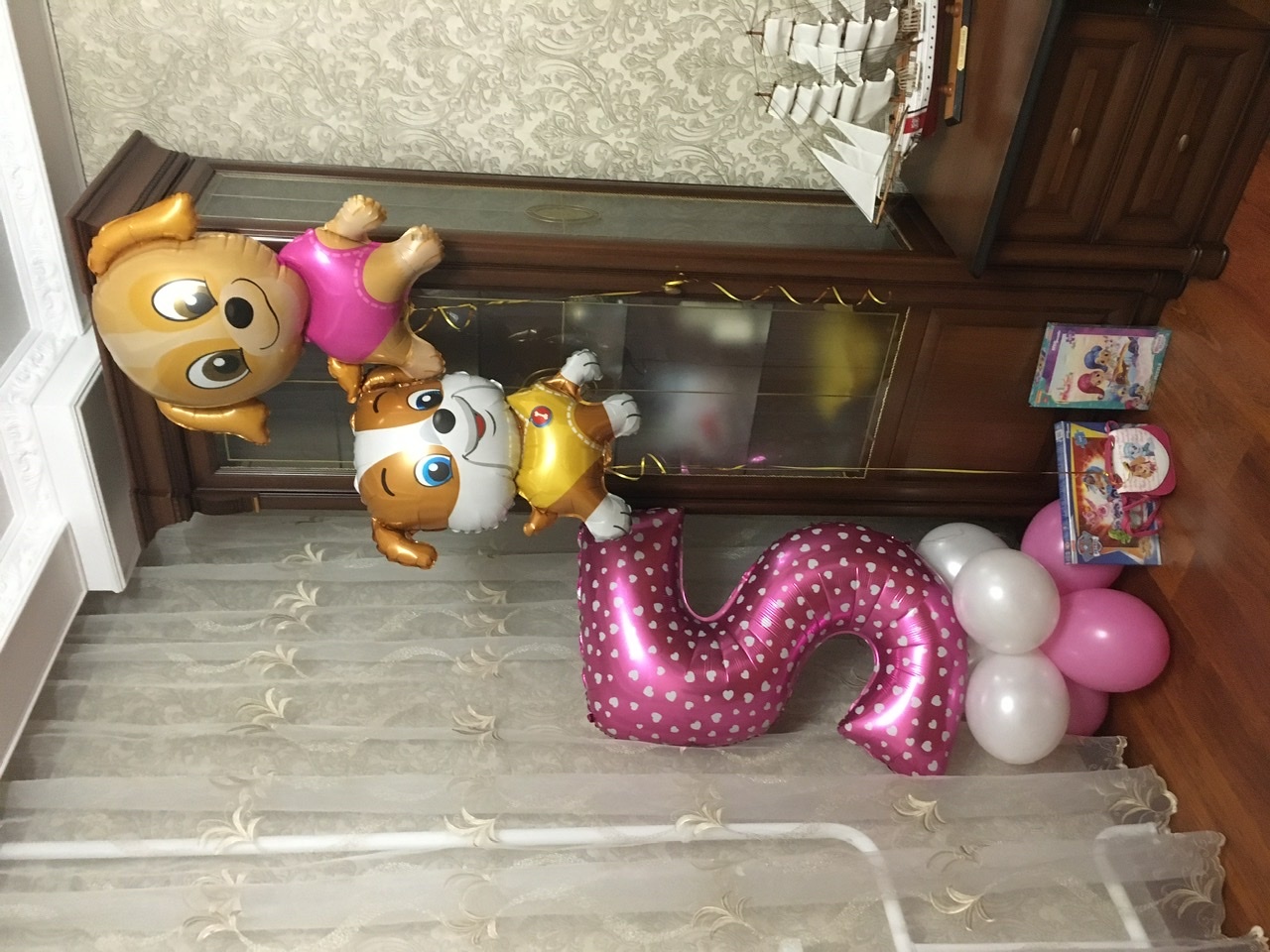 Фотография покупателя товара Букет из шаров «Цифра 5», фольга, латекс, набор 9 шт., цвет розовый, виды МИКС - Фото 5