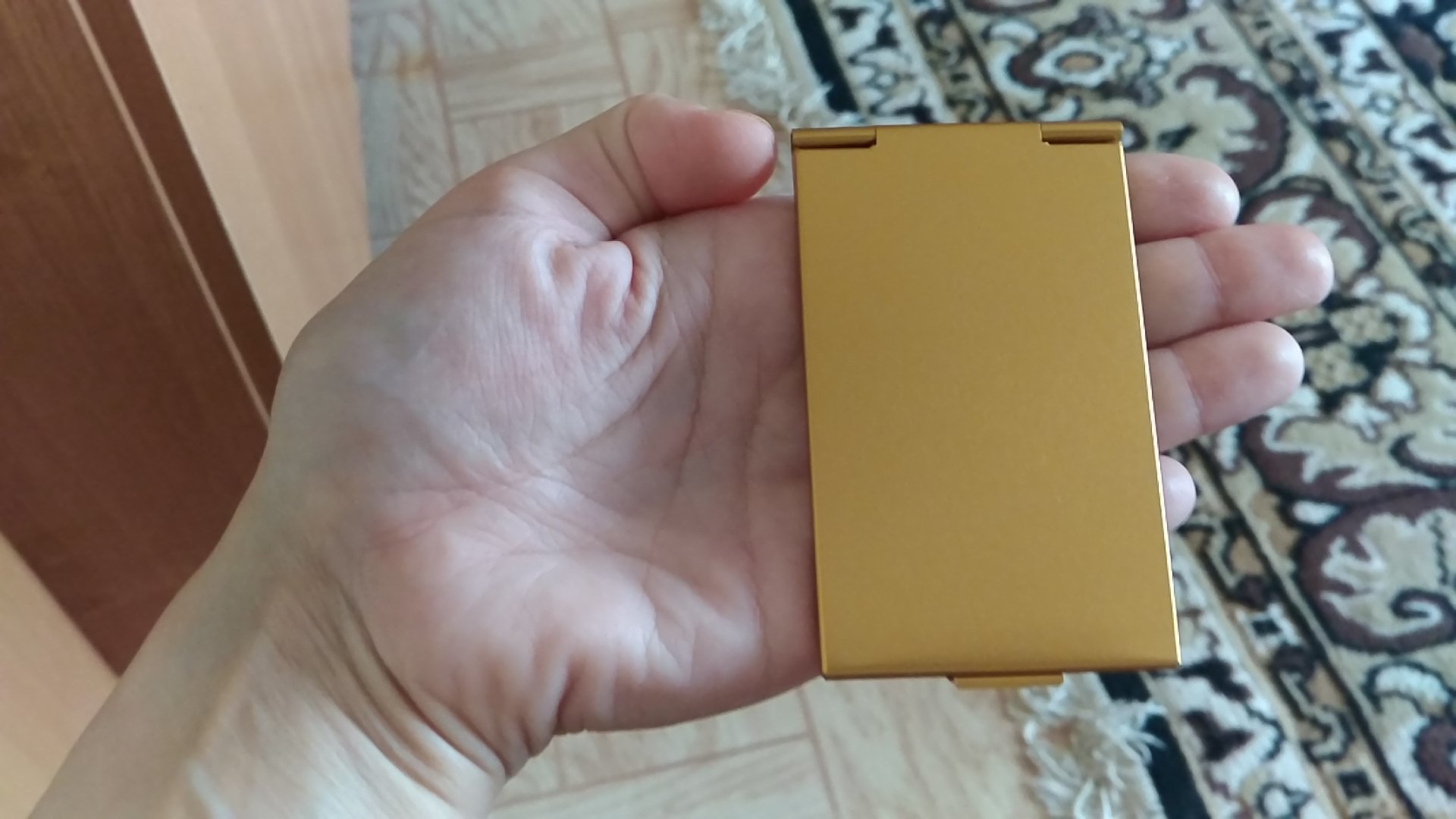 Фотография покупателя товара Зеркало складное, 5 × 8,5 см, цвет золотистый - Фото 1