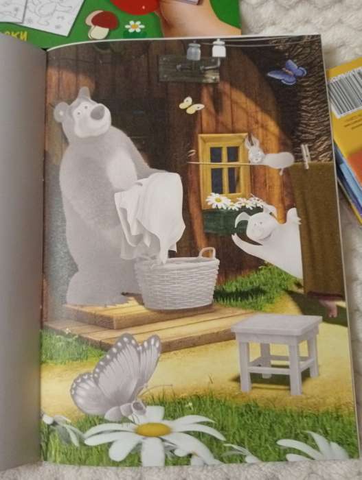 Фотография покупателя товара Книга с аппликациями, 20 стр., А5, Маша и Медведь - Фото 11