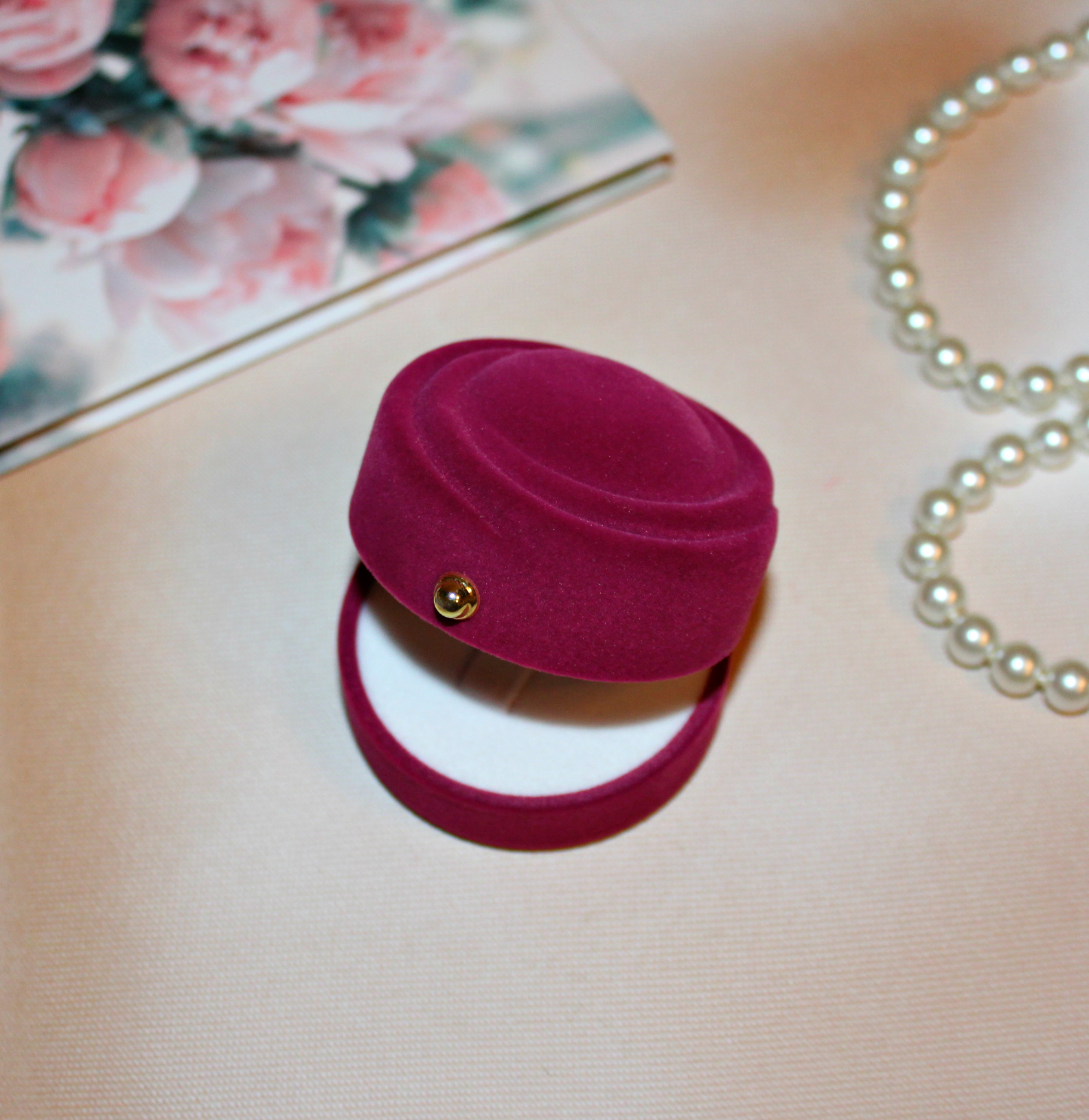 Фотография покупателя товара Футляр под кольцо "Зефир" 5,7*5,7*4см, цвет розовый - Фото 1