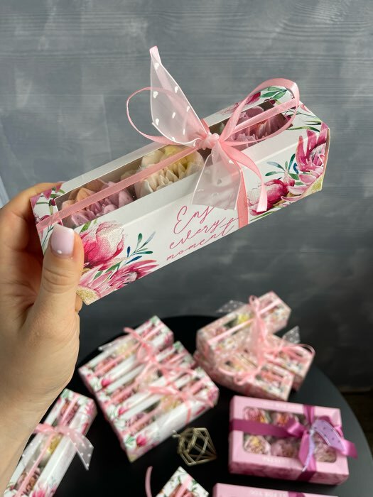 Фотография покупателя товара Коробка для макарун, кондитерская упаковка «Love», 18 х 5.5 х 5.5 см - Фото 28