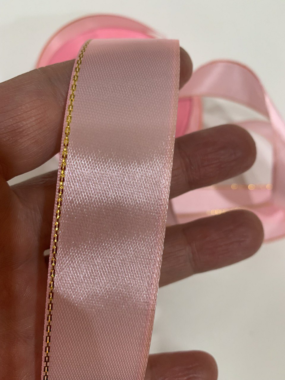 Фотография покупателя товара Лента атласная «Золотые нити», 25 мм × 23 ± 1 м, цвет розовый №004