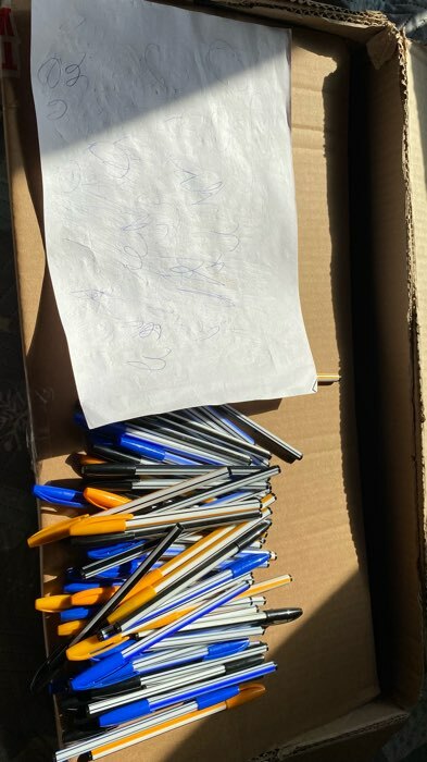 Фотография покупателя товара УЦЕНКА ! Ручка шариковая Calligrata "Полоски", 0.5 мм, стержень синий, МИКС (не все пишут) - Фото 1