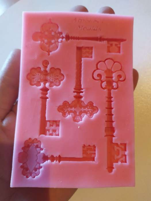 Фотография покупателя товара Силиконовый молд «Пять ключей», 12,8×8,6 см, цвет розовый - Фото 1