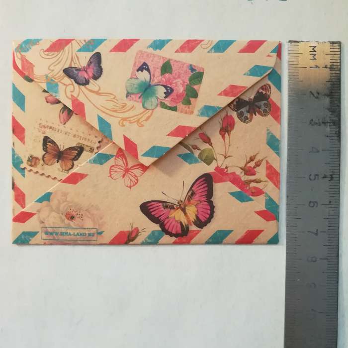 Фотография покупателя товара Конверт подарочный «Бабочки», 7,5 × 9,8 см - Фото 3