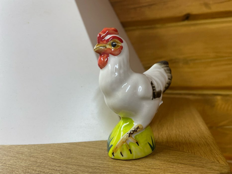 Фотография покупателя товара Статуэтка фарфоровая «Курица белая», авторская роспись, 10,5 см