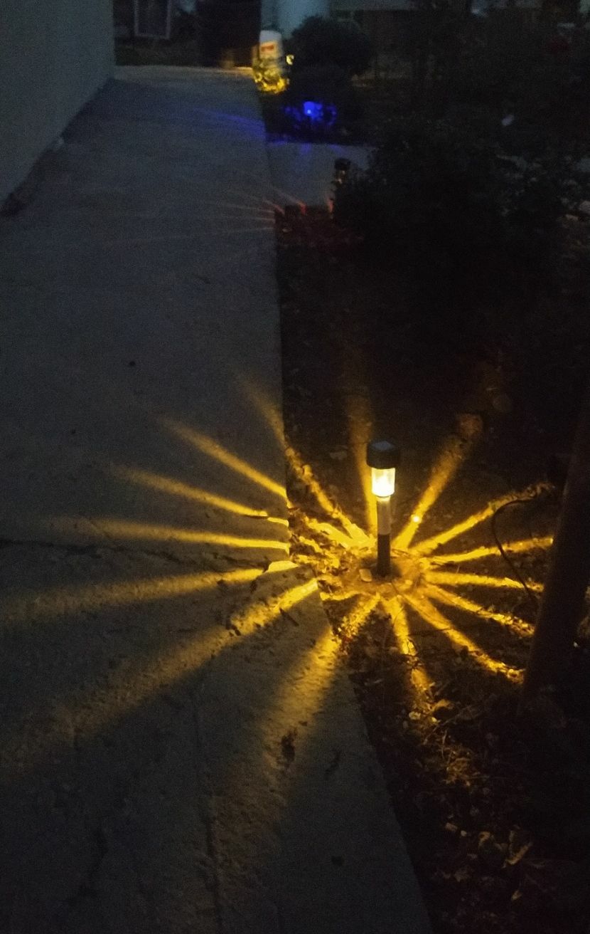 Фотография покупателя товара Садовый светильник на солнечной батарее «Цилиндр», 4.5 × 30 × 4.5 см, 1 LED, свечение тёплое белое - Фото 16
