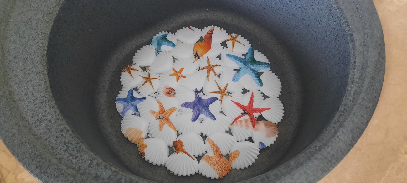 Фотография покупателя товара Решётка в раковину круглая «Морские звёзды», 29×29 см - Фото 2