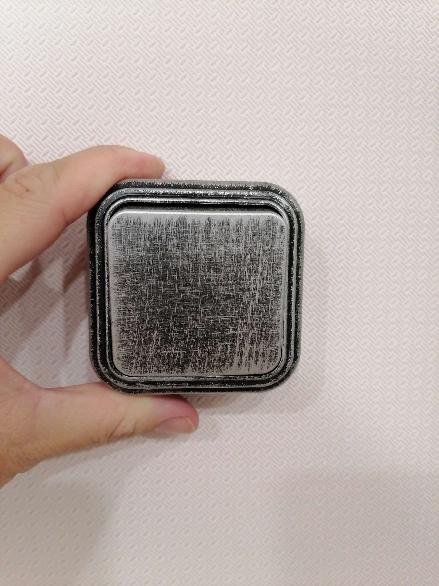 Фотография покупателя товара Выключатель "Элект" VA 16-131-ЧС, 16 А, 1 клавиша, наружный, цвет черный под серебро - Фото 1