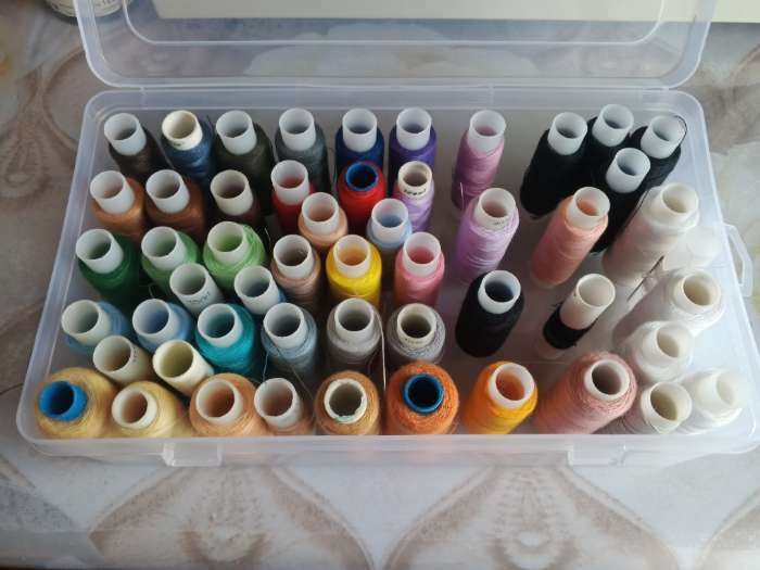 Фотография покупателя товара Органайзер для ниток, 42 катушки, 23,7 × 13,7 × 6,6 см, цвет прозрачный - Фото 8