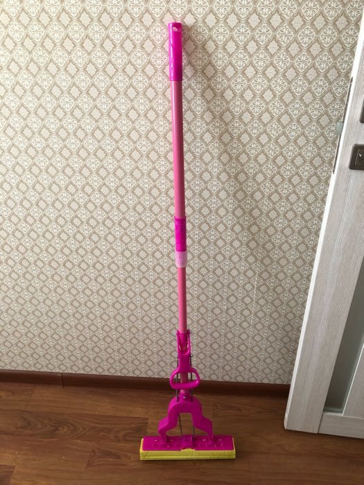 Фотография покупателя товара Швабра для мытья пола со складным отжимом Доляна, насадка ПВА 27×6 см, телескопическая ручка 102-120 см, цвет МИКС