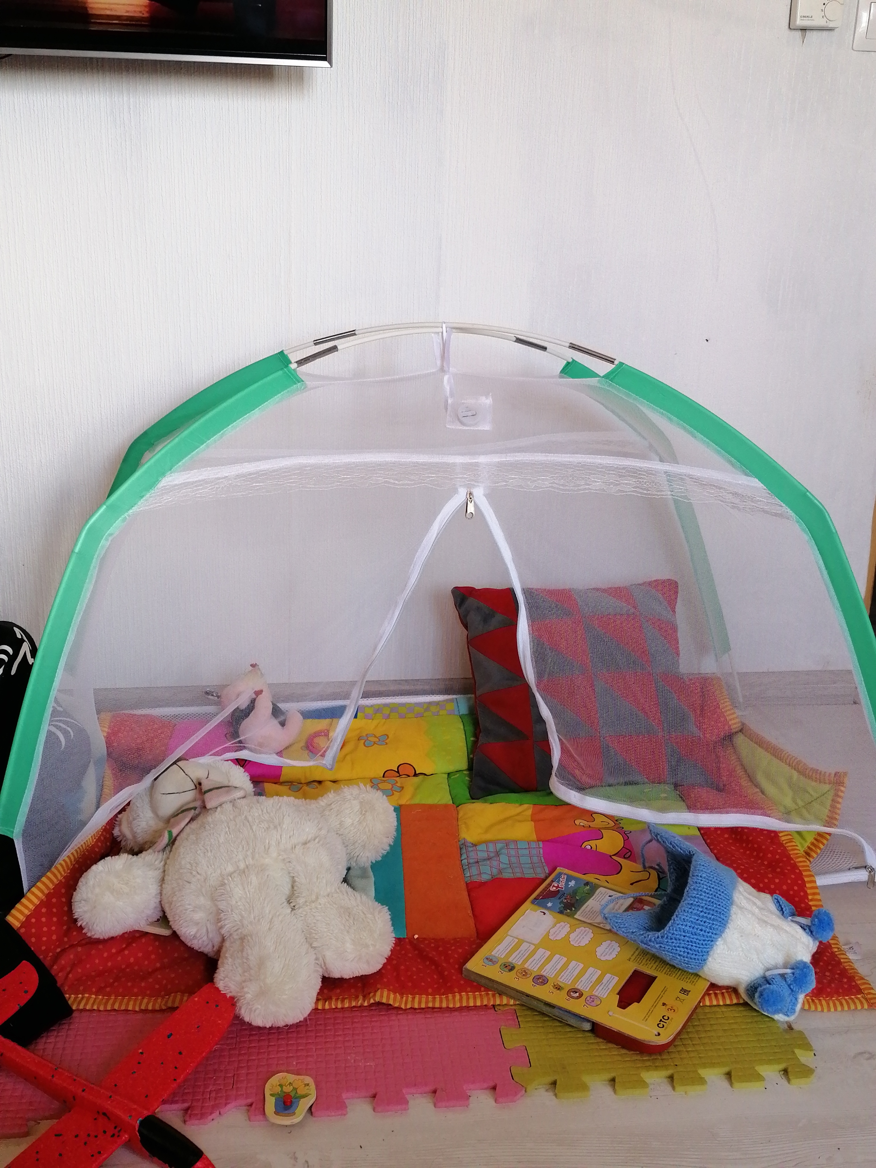 Фотография покупателя товара Манеж-палатка для ребёнка, москитная сетка на молнии, цвета МИКС - Фото 1