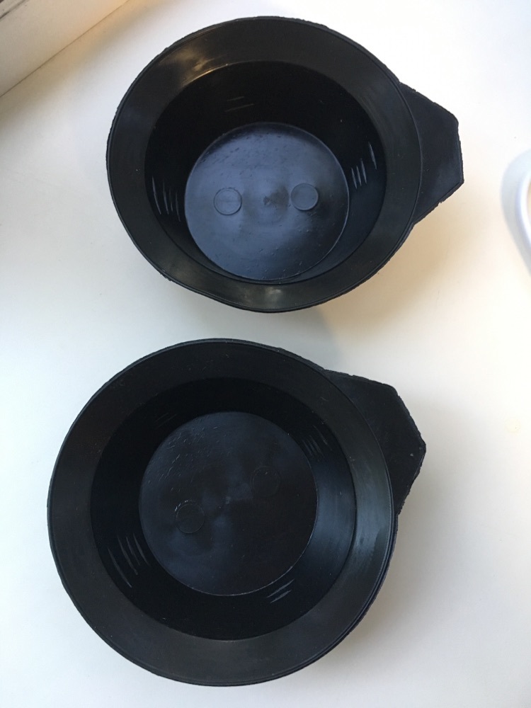 Фотография покупателя товара Чаша для окрашивания, d = 12 см, цвет чёрный - Фото 7