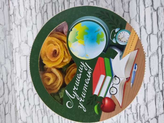 Фотография покупателя товара Коробка подарочная, кондитерская упаковка «Учителю», 18×18×5 - Фото 4