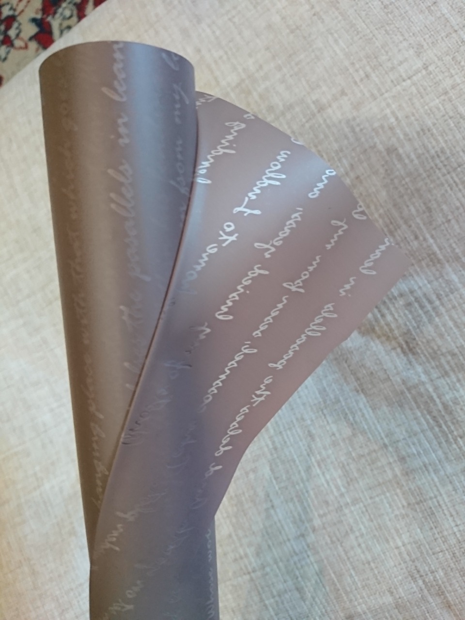 Фотография покупателя товара Пленка для цветов "Послание", шоколадный, 0,6 х 10 м