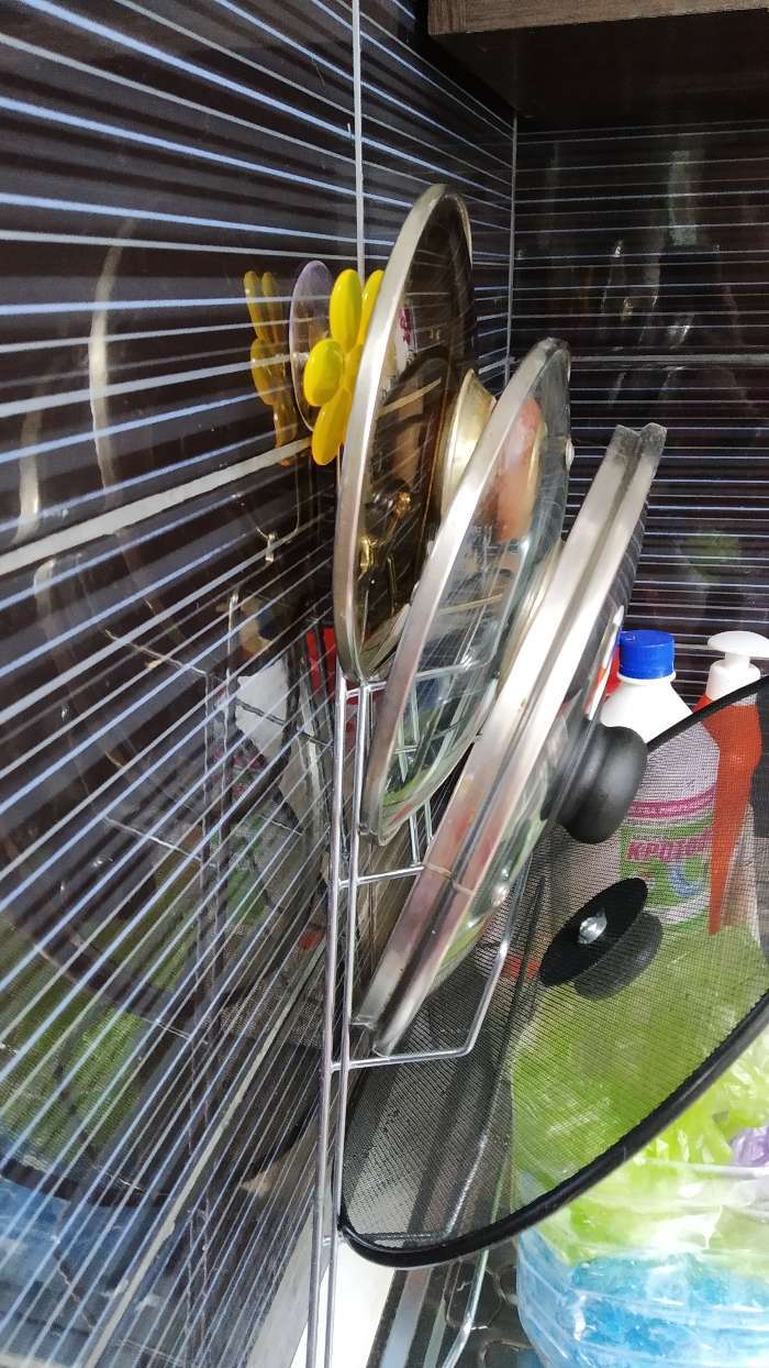 Фотография покупателя товара Подвеска для крышек треугольная 5 ярусов, верх 8 см, низ 23 см, высота 35 см, цвет хром