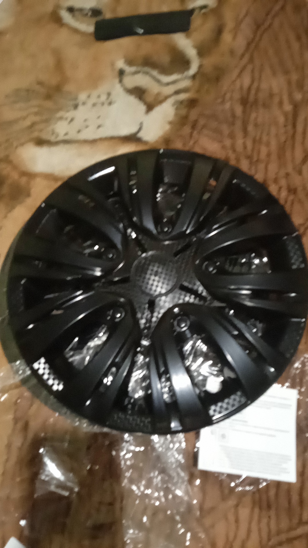 Фотография покупателя товара Колпаки колесные R13 "ЛИОН", черный глянец карбон, набор 4 шт.