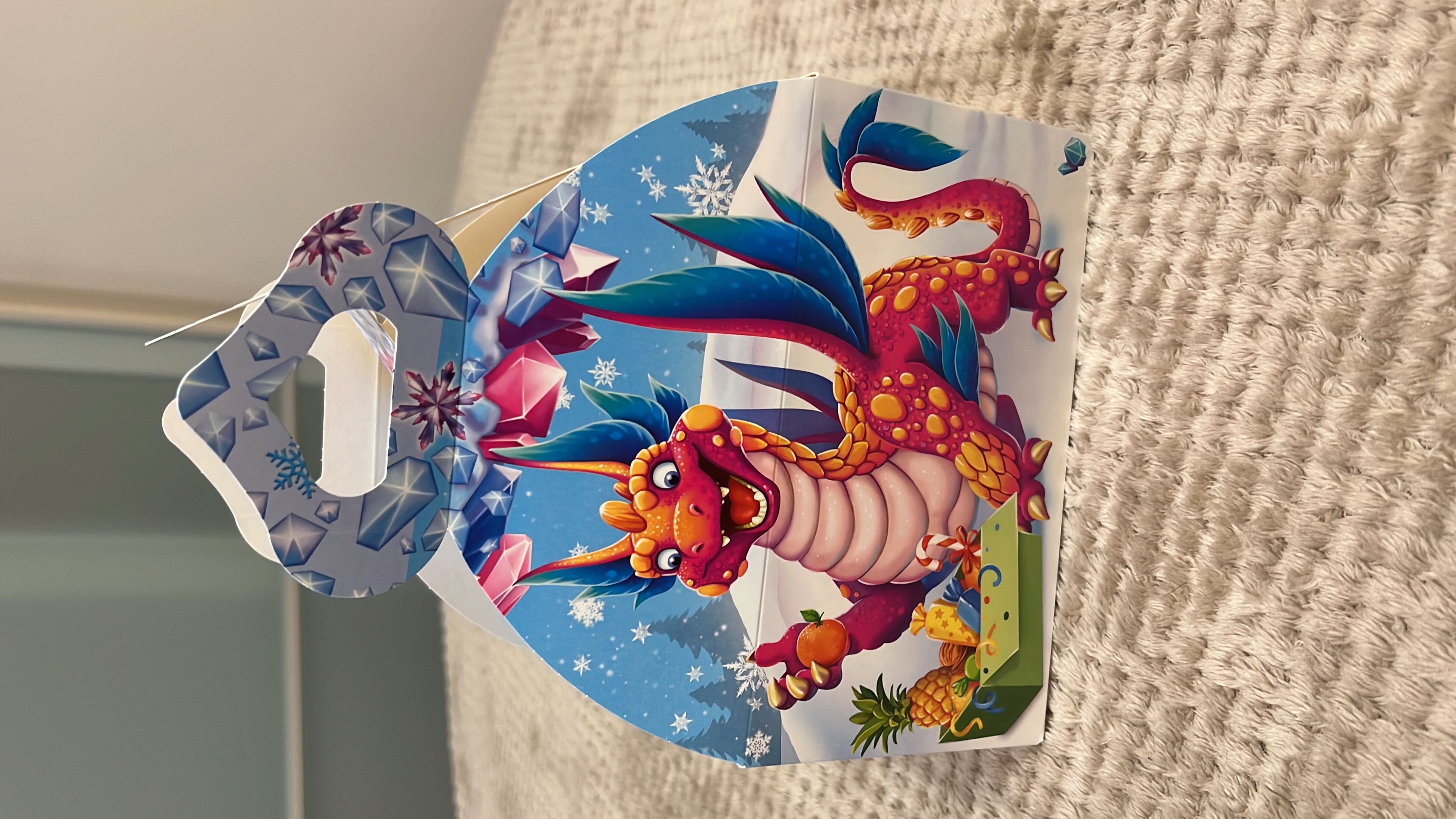 Фотография покупателя товара Подарочная новогодняя коробка «Турбозавры», Сундучок, 18.5×12.5×16.5 см - Фото 1