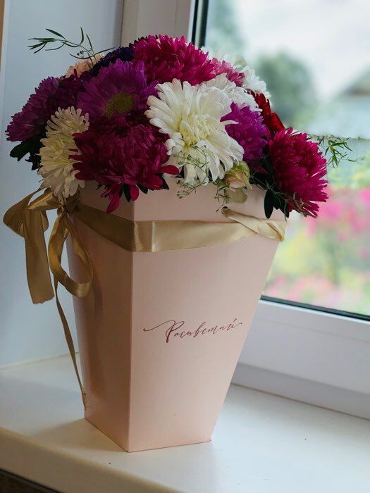 Фотография покупателя товара Переноска для цветов на лентах «Расцветай», 17 х 25 х 9 см - Фото 4