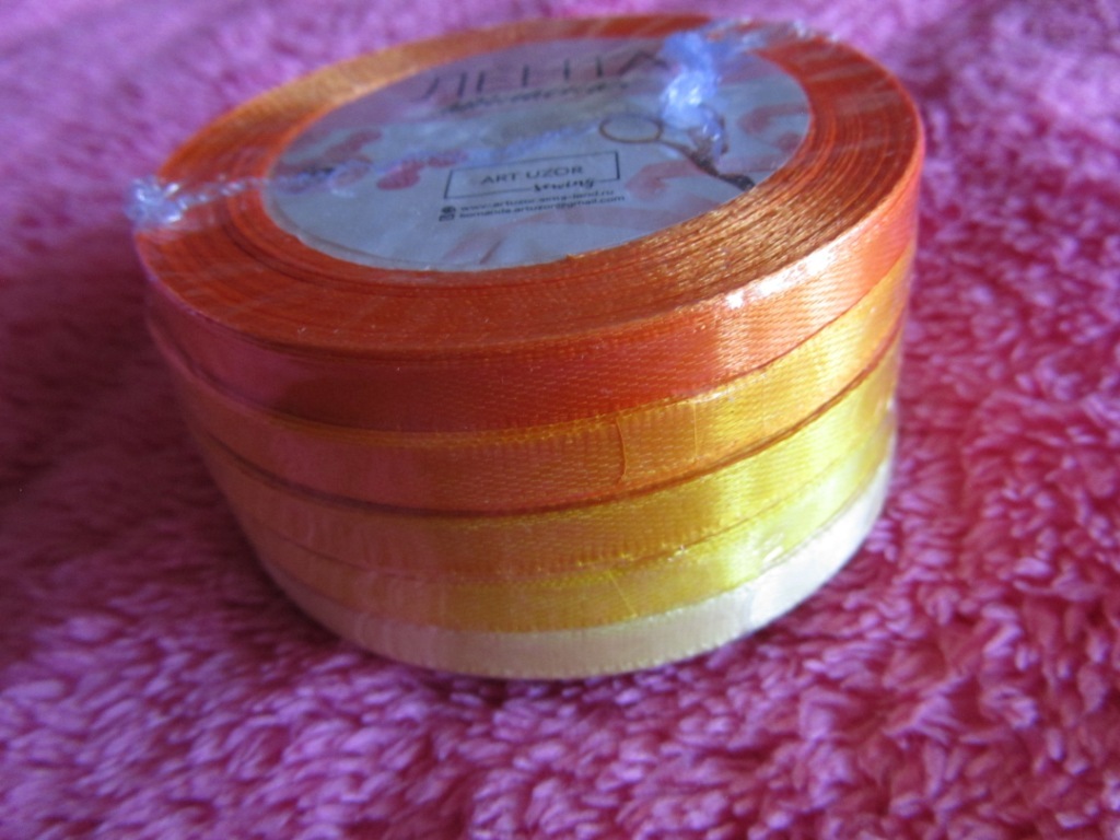 Фотография покупателя товара Набор атласных лент, 5 шт, размер 1 ленты: 6 мм × 23 ± 1 м, цвет жёлтый спектр - Фото 4