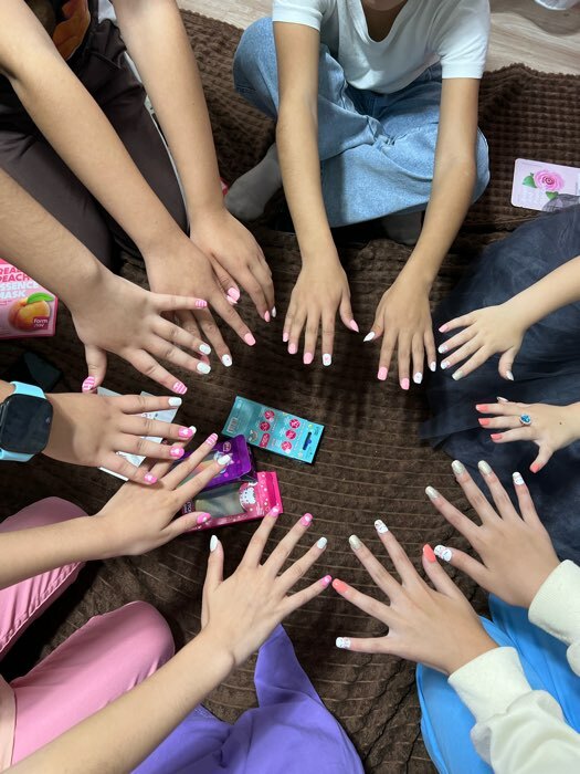 Фотография покупателя товара Детские накладные ногти «Сердечки», 24 шт. - Фото 2