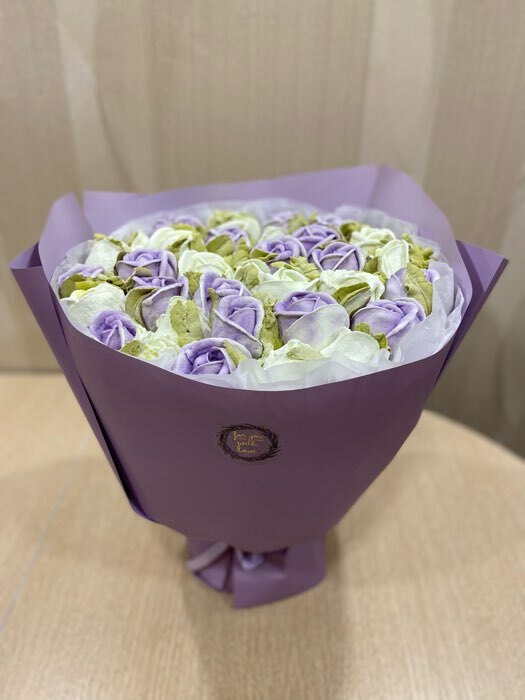 Фотография покупателя товара Пленка матовая для цветов и букетов, красный, пастельный, 0.58×10 м - Фото 12