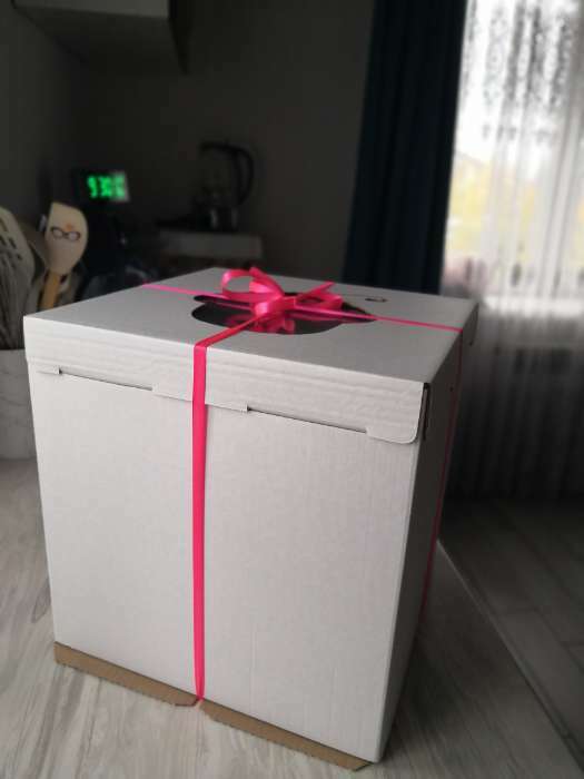 Фотография покупателя товара Коробка под торт, с окном, белая, 30×30×30 см - Фото 6