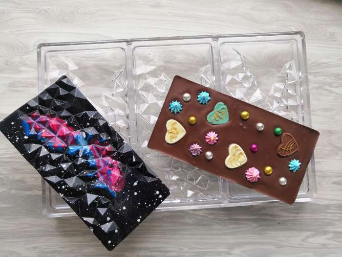 Фотография покупателя товара Форма для шоколада и конфет KONFINETTA «Иней», 3 ячейки, 27,5×17,5×2,5 см, ячейка 15,3×7,5×0,8 см - Фото 3