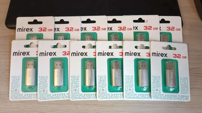 Фотография покупателя товара Флешка Mirex UNIT SILVER, 32 Гб, USB2.0, чт до 25 Мб/с, зап до 15 Мб/с, серебристая