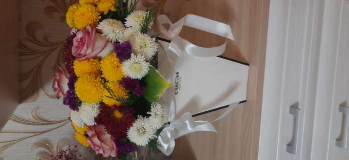 Фотография покупателя товара Коробка для цветов на лентах «Шанель», 17 х 25 х 9 см - Фото 6