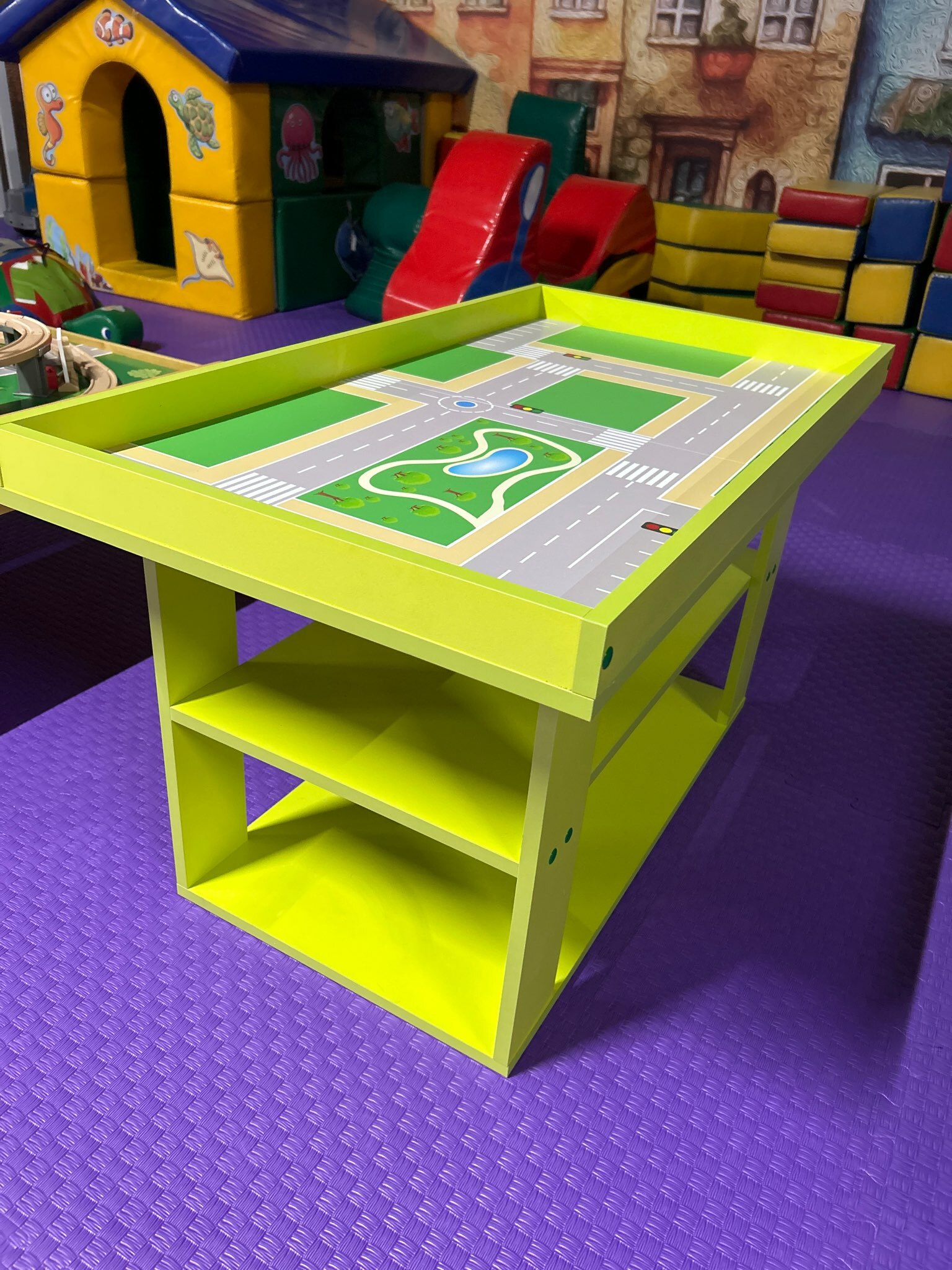 Фотография покупателя товара Игровой стол для самостоятельной деятельности, 1000×550×610 мм, цвет зелёный/разноцветный - Фото 2