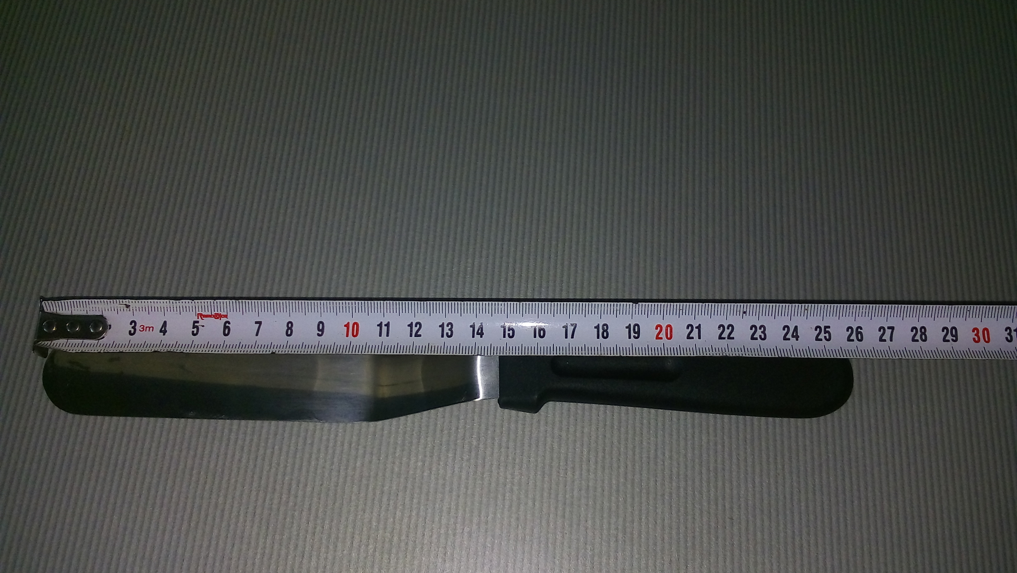 Фотография покупателя товара Лопатка-палетка с пластиковой ручкой, изогнутая, 26,7 см, рабочая часть 14,5 см, цвет чёрный - Фото 12