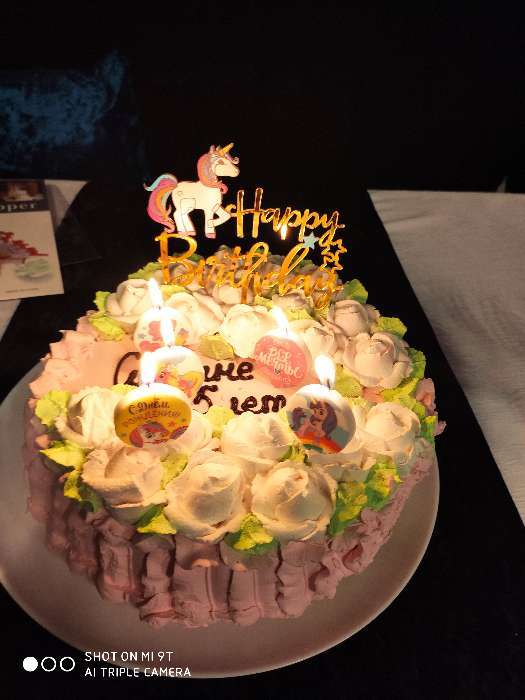 Фотография покупателя товара Набор свечей в торт "Единорожки", размер 1 свечи 4×4,4см, 4 шт - Фото 2