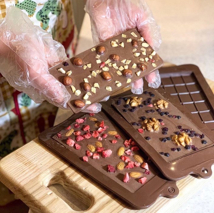 Фотография покупателя товара Форма для шоколада Доляна «Плитка», силикон, 22,5×10,5×0,2 см, 24 ячейки (2×2,5 см), цвет коричневый - Фото 9
