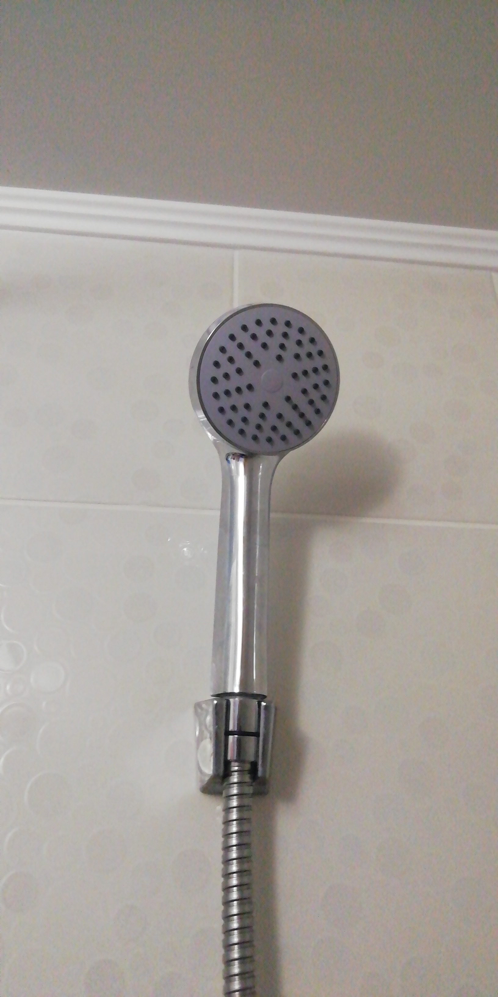 Фотография покупателя товара Смеситель для ванны "Центр Сантехники" 3399, двухвентильный, настенный, с душевым набором, латунь, хром - Фото 2