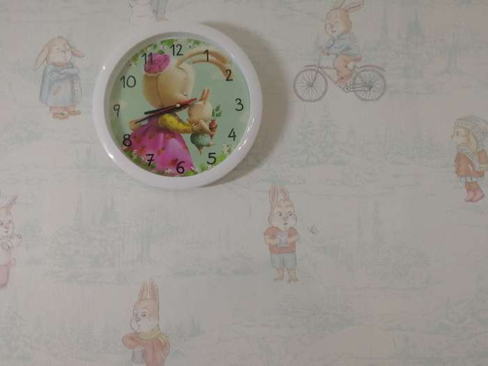 Фотография покупателя товара Часы настенные, d-28 см, детские, "Зайки", бесшумные