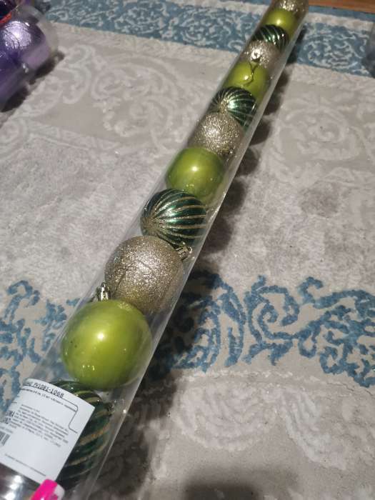 Фотография покупателя товара Ёлочные игрушки «Агнет», шары новогодние, d=6 см, набор 12 шт., полосы, блеск, зелёный/золотистый - Фото 2