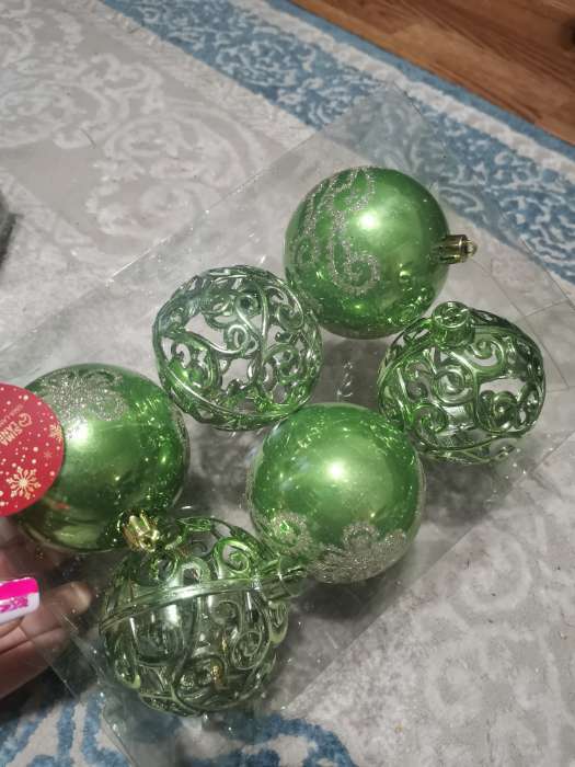 Фотография покупателя товара Ёлочные игрушки «Эстер», шары новогодние, набор d=8 см, 6 шт., узор, зелёный - Фото 4