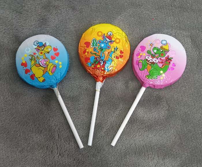 Фотография покупателя товара Шоколадная медаль новогодняя «Лошадки», МИКС, 4.5 г - Фото 2