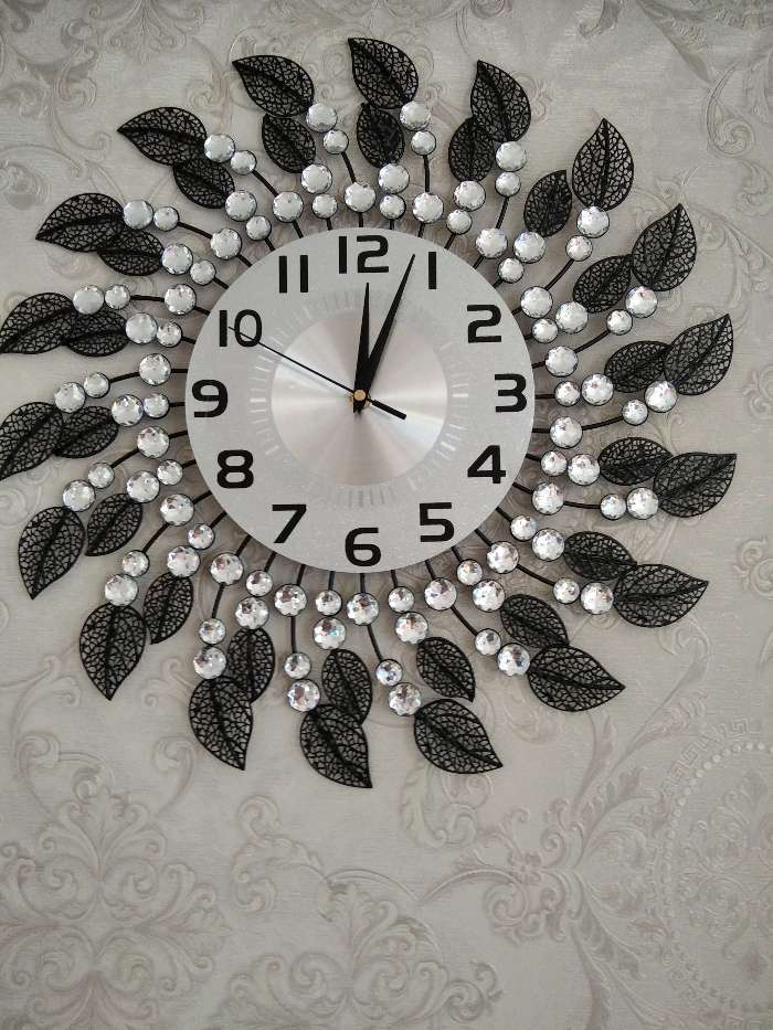 Фотография покупателя товара Часы настенные «Кастелла», серия: Ажур, плавный ход, 50×50 см, d=22 см - Фото 6