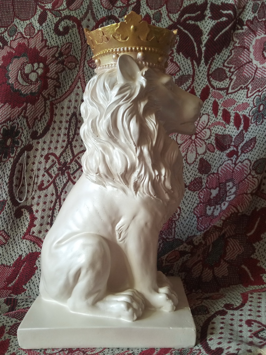 Фотография покупателя товара Копилка "Лев с короной" белый с золотом, 35см - Фото 3