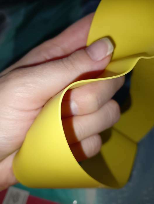 Фотография покупателя товара Фитнес-резинка ONLYTOP, 30х5х0,07 см, нагрузка 5 кг, цвет жёлтый - Фото 3